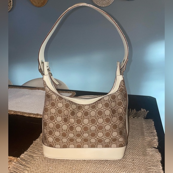 Salvatore Ferragamo Handbags - Authentic Salvatore Ferragamo shoulder bag